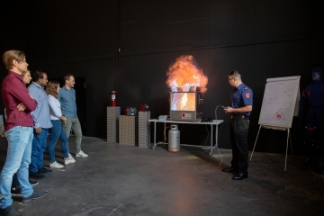 DEMONSTRATIONSEINHEITEN